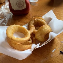 Anna's Water's Edge Restaurant - 6 onion rings for $6!
