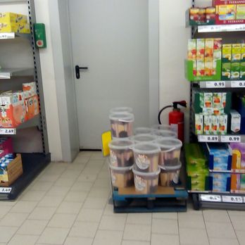 Penny - Notausgang. - Discount Store Near Me - Norderstedt, SH