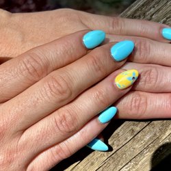 Sunny Nails & Spa - Acrylic nails and flower design