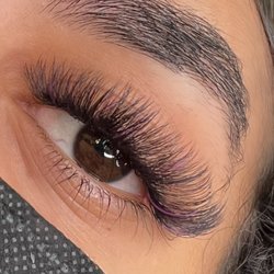 TMBBelle - Volume Eyelash Extensions with purple highlights