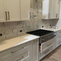 Half Picket Calacatta Gold Marble & Thassos Marble with Mapei Avalanche Grout