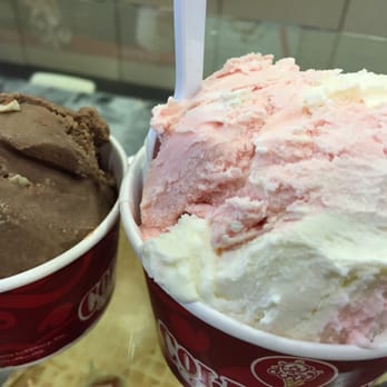 Cold Stone Creamery - Chocolate with almonds and my favorite: strawberry and sweet cream! - Ice Cream & Frozen Yogurt Near Me - Sacramento, California