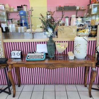 Croffle Craze Cafe - Coffee & Tea Near Me - Redding, California