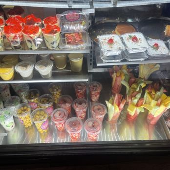 Shelly's Bakery/Paleteria & Neveria - Patisserie/Cake Shop Near Me - Birmingham, Alabama