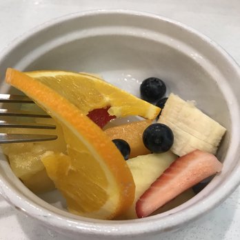 Aloha Kitchen - Cup of fruit - Breakfast & Brunch Near Me - Honolulu, Hawaii