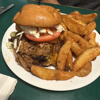 Brewbakers Brewing Company - Pulled pork sandwich with mojos - American Near Me - Visalia, California
