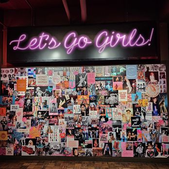 Billy Bob's Texas - Sign by the ladies restroom - Music Venues Near Me - Fort Worth, Texas