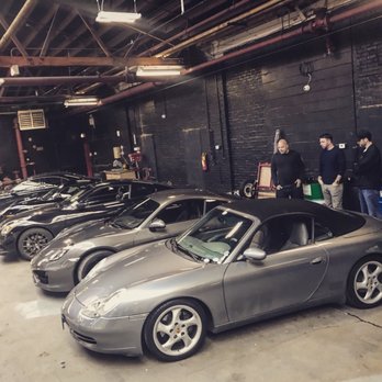 Gearhead Workspace - DIY Auto Shop Near Me - Chicago, Illinois