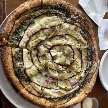 Volcano House - Pesto pizza - Hotels Near Me - Hawaii Natl Park, Hawaii