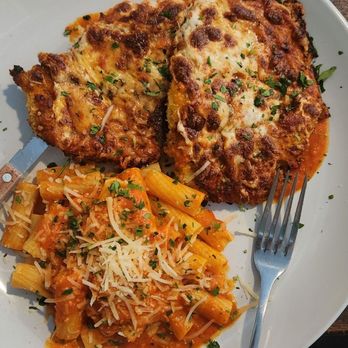 Giardino - Chicken parmesan with rigatoni pasta. - Italian Near Me - Chattanooga, Tennessee Giardino - Chicken parmesan with rigatoni pasta. - Italian Near Me - Chattanooga, Tennessee
