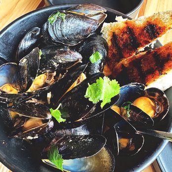 Amador Cuban Restaurant - Mussels - Cuban Near Me - Newport, Kentucky