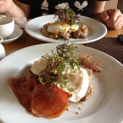R's Kitchen - Corn beef hash with two poached eggs & poached eggs on granary toast with sautéed mushrooms & a side of bacon
