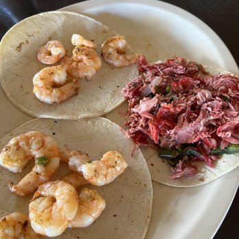 Claro Fish Jr - grilled shrimp, crunchy shrimp & pulpo taco - Seafood Near Me - La Paz, BCS