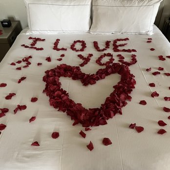 Hilton Long Beach - Hotels Near Me - Long Beach, California