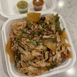 Tacos Paraíso - Fajita nachos with chicken