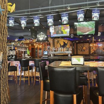 Aloha Krab - a bar with a lot of chairs - Seafood Near Me - Cheektowaga, New York