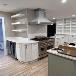 Floors & More Design Center