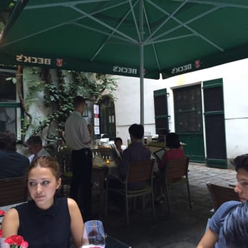 Ef16 - The garden area - Wine Bars Near Me - Vienna, 9
