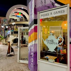 Tea & Poets - Relax, casual and hipster Tea & Poets entrance