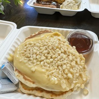 Kaleis Lunchbox - Macadamia nuts pancakes!!!! - Hawaiian Near Me - Wailuku, Hawaii Kaleis Lunchbox - Macadamia nuts pancakes!!!! - Hawaiian Near Me - Wailuku, Hawaii