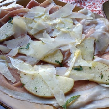 Giulia - Prosciutto and apples - Italian Near Me - Cambridge, Massachusetts