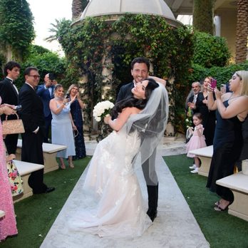 Caesars Palace Weddings - The "little dip" - Wedding Planning Near Me - Las Vegas, Nevada Caesars Palace Weddings - The "little dip" - Wedding Planning Near Me - Las Vegas, Nevada