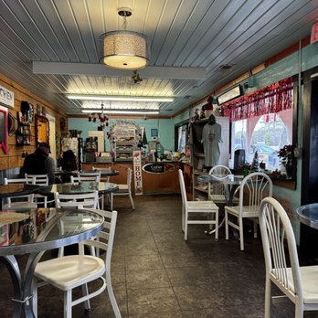 Hector's Kitchen - Interior - Sandwiches Near Me - Attalla, Alabama