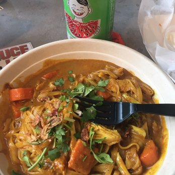 Foo Dog Curry Traders - House chicken curry noodles - Vegan Near Me - Jacksonville, Florida Foo Dog Curry Traders - House chicken curry noodles - Vegan Near Me - Jacksonville, Florida