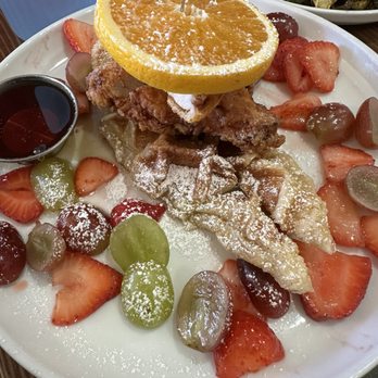 Corner Table - CHICKEN CROFFLE - Breakfast & Brunch Near Me - Redwood City, California
