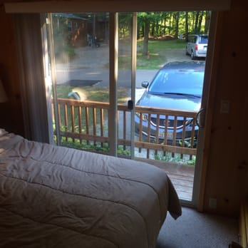 Lakeside Cabins Resort - Front front of door stepping into queen bedroom - Campgrounds Near Me - Three Oaks, Michigan Lakeside Cabins Resort - Front front of door stepping into queen bedroom - Campgrounds Near Me - Three Oaks, Michigan
