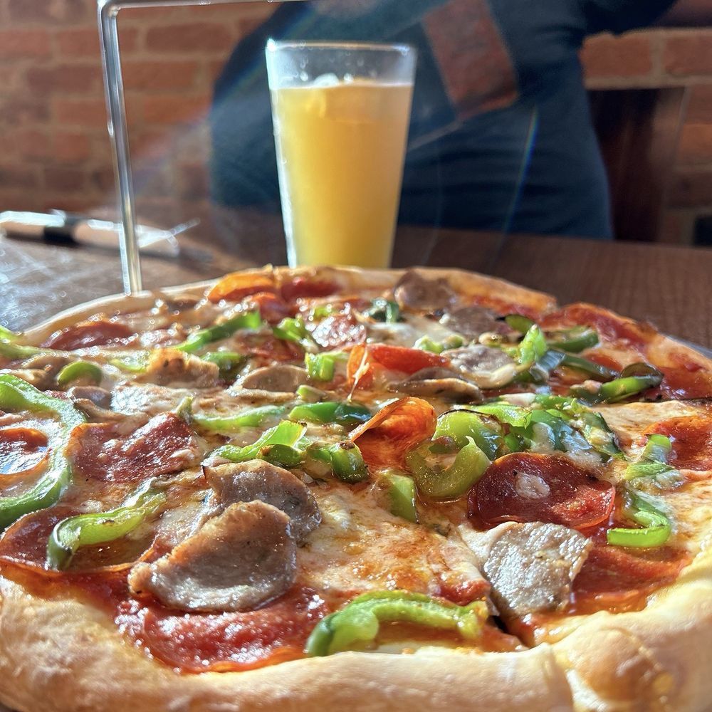 Jeovanis Pizzeria - blue moon beer, 12" pizza - Pizza Near Me - Boonsboro, Maryland Jeovanis Pizzeria - blue moon beer, 12" pizza - Pizza Near Me - Boonsboro, Maryland