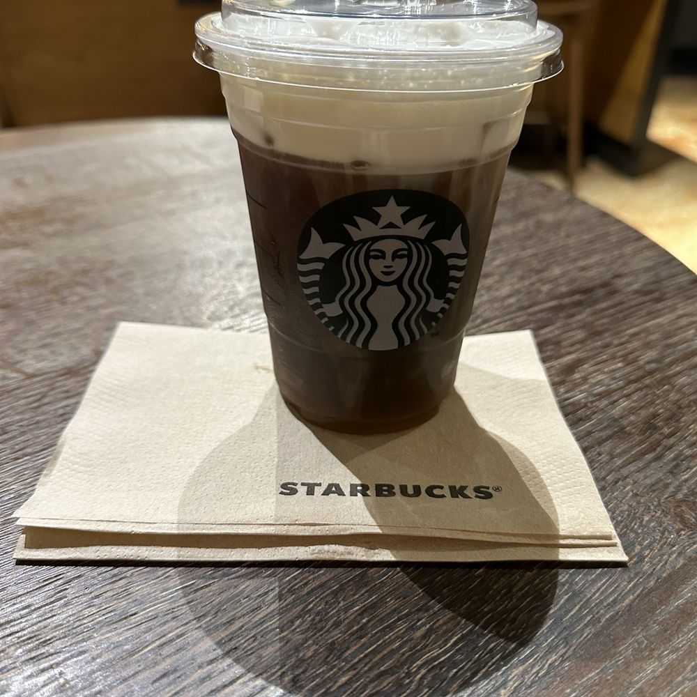 Starbucks - Black Queen Cold Brew - Coffee & Tea Near Me - Barcelona, B