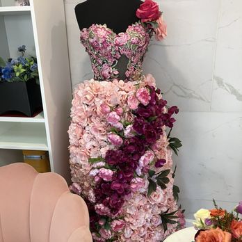 Le Rose Atelier - Mannequin decked in silk flowers - Florists Near Me - New York, New York Le Rose Atelier - Mannequin decked in silk flowers - Florists Near Me - New York, New York
