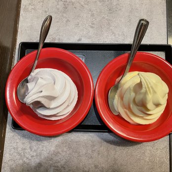 Pearl Hot Pot - Taro and pineapple ice cream - Hot Pot Near Me - Burnaby, British Columbia Pearl Hot Pot - Taro and pineapple ice cream - Hot Pot Near Me - Burnaby, British Columbia