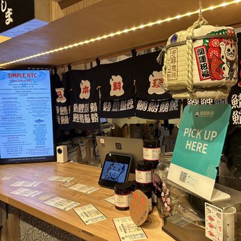 Simple NYC - Inside - Poke Near Me - New York, New York
