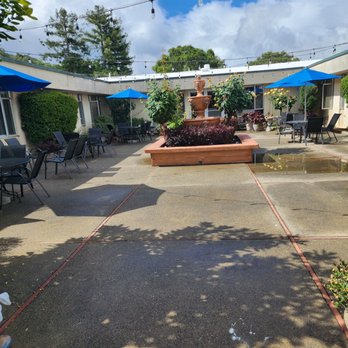 Marin Post Acute - The courtyard. - Skilled Nursing Near Me - San Rafael, California
