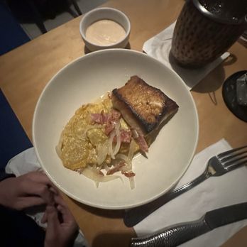 Estela - mahi mahi w/ tostones - Caribbean Near Me - Rincón, Puerto Rico