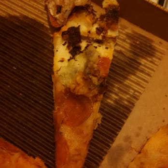 Round Table Pizza - So disgusting - Pizza Near Me - Prunedale, California