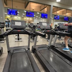 LA Fitness - All broken equipment with no fix in sight