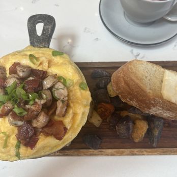 Sweet Maple - Chicken sausage egg soufflé - New American Near Me - Walnut Creek, California Sweet Maple - Chicken sausage egg soufflé - New American Near Me - Walnut Creek, California
