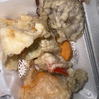 Mandarin Asian Bistro - I ordered soft shell crab and this was what I got for $15. Random veggies in tempura; got robbed for sure lol. - Sushi Bars Near Me - Lowell, Massachusetts