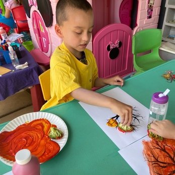 Interactive Acres Preschool Academy - Fall tree painting - Preschools Near Me - Yucaipa, California