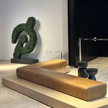 Peloton Studios London - Lobby - Gyms Near Me - London, XGL