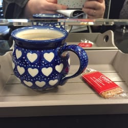 Lou Lou's - Coffee & biscuits!