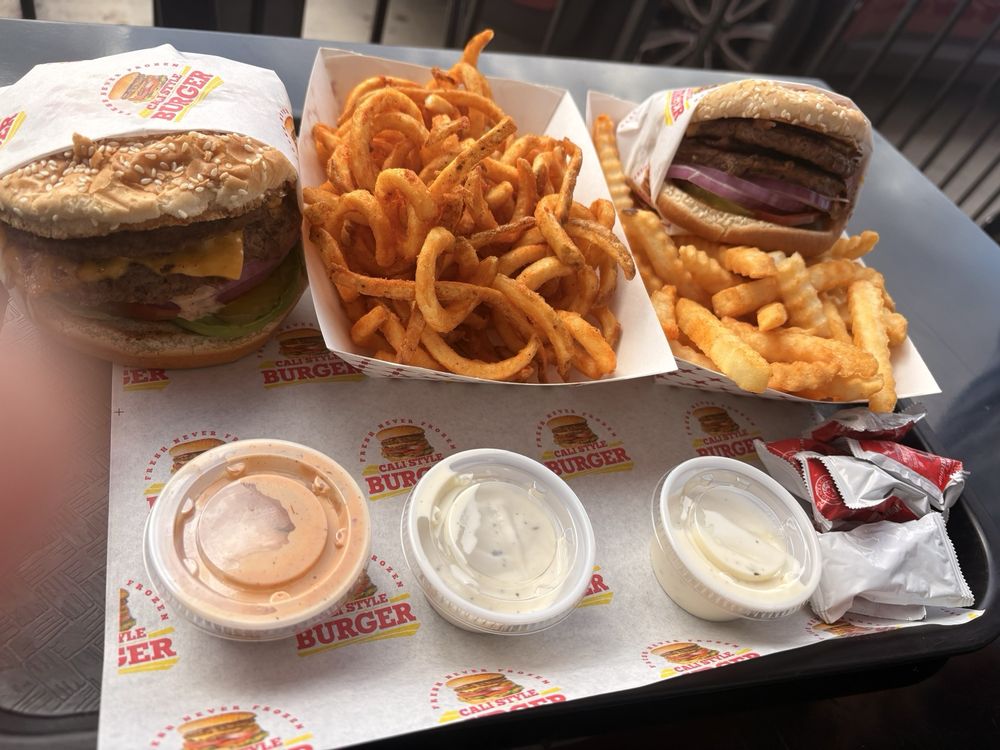 Cali Style Burger Logo