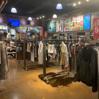 Tillys - Women's Clothing Near Me - Vacaville, California