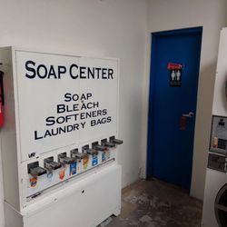 wash n dry - The bathroom, which was out of order when I visited on Black Friday 2023.