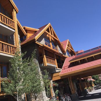 Moose Hotel & Suites - Exterior of Moose Hotel - Hotels Near Me - Banff, Alberta Moose Hotel & Suites - Exterior of Moose Hotel - Hotels Near Me - Banff, Alberta