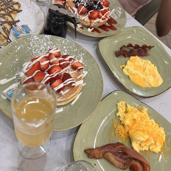 The Brunch District - Breakfast & Brunch Near Me - Addison, Texas