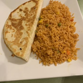 Los Compadres Mexican Grill - Chicken quesadillas with rice - Mexican Near Me - Inverness, Florida Los Compadres Mexican Grill - Chicken quesadillas with rice - Mexican Near Me - Inverness, Florida